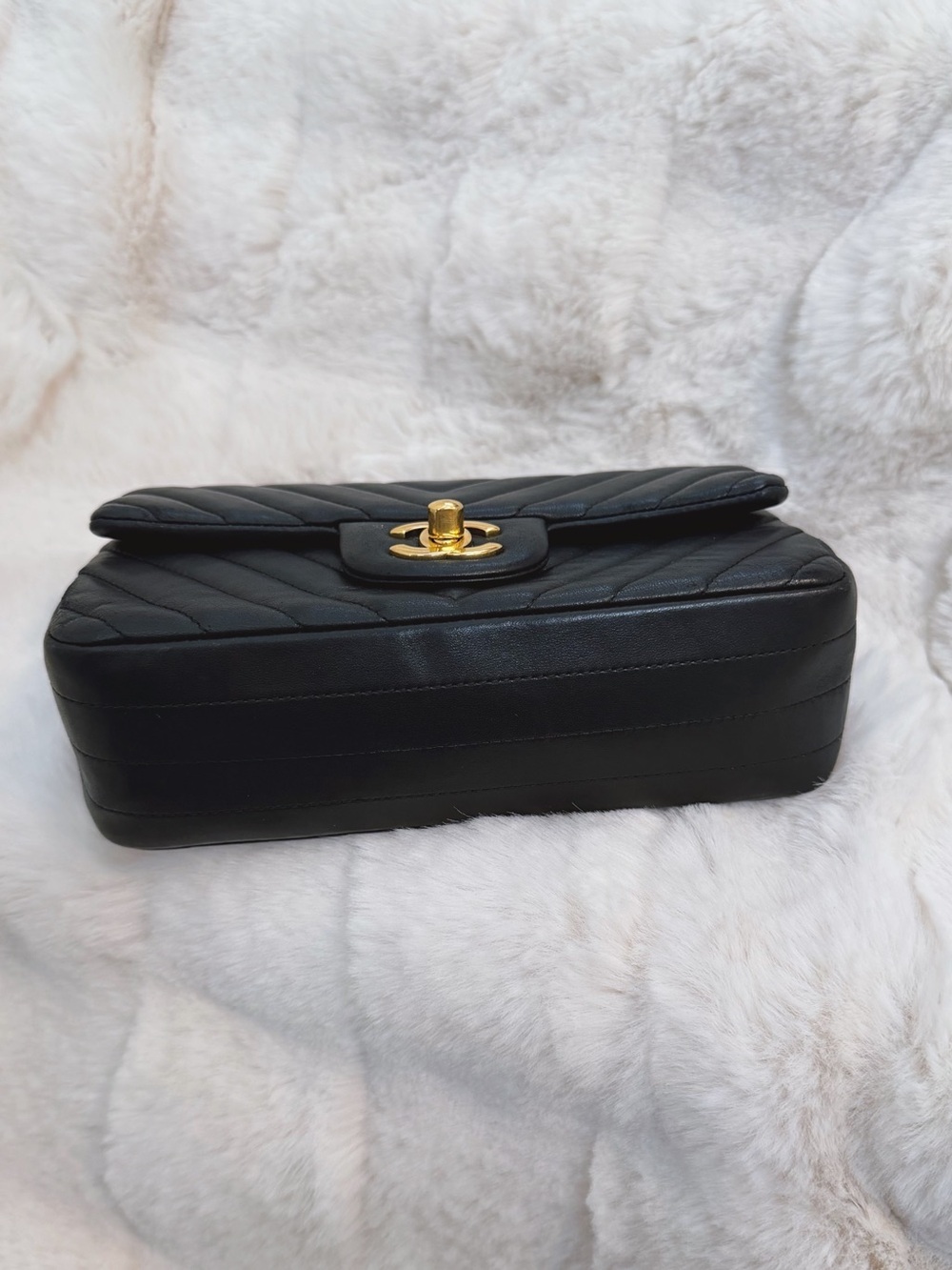 Chanel Mini Chevron Rectangular Flap Bag - Picture 6 of 12